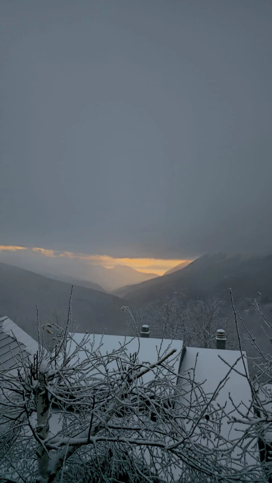 Winter dusk over the valley in Prevallë