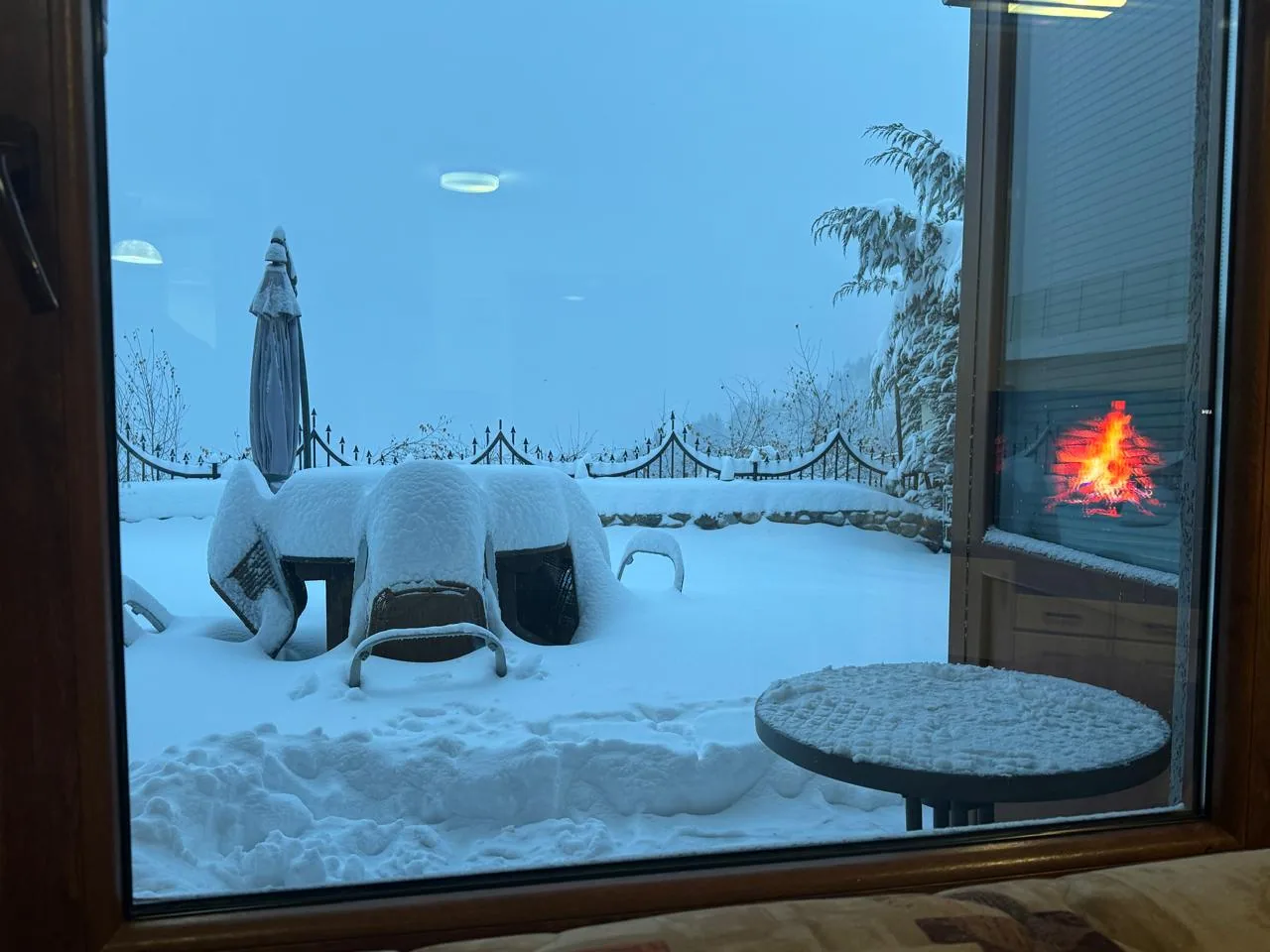Villa Bjeshka outdoor area covered in snow